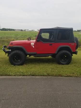 JEEP WRANGLER YJ -- GREAT CONDITION - TONS OF NEW PARTS for sale in Sebastian, FL – photo 2