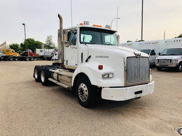 2013 Western Star 4900sb for sale in 2500 Broadway Drive Lauderdale 55113, MN – photo 3