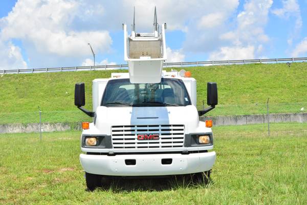 2006 GMC C5500 NON-CDL BUCKET LADDER TRUCK 42FT - - by for sale in Other, MS – photo 2