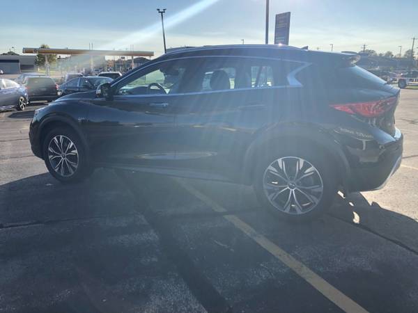 2017 INFINITI QX30 Premium AWD *Easy Financing* - cars & trucks - by... for sale in Green Bay, WI – photo 4