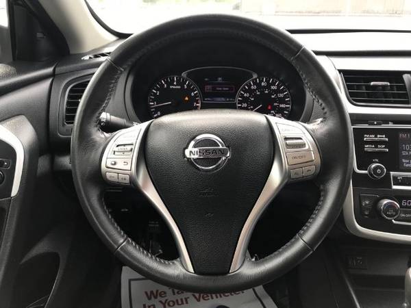 2017 NISSAN ALTIMA SV. CLEAN CARFAX, 22k miles for sale in Malden, MA – photo 13