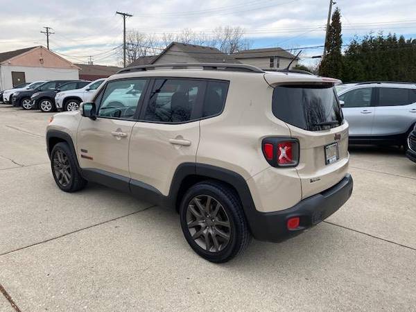 2016 Jeep Renegade Latitude FWD - cars & trucks - by dealer -... for sale in Taylor, MI – photo 5