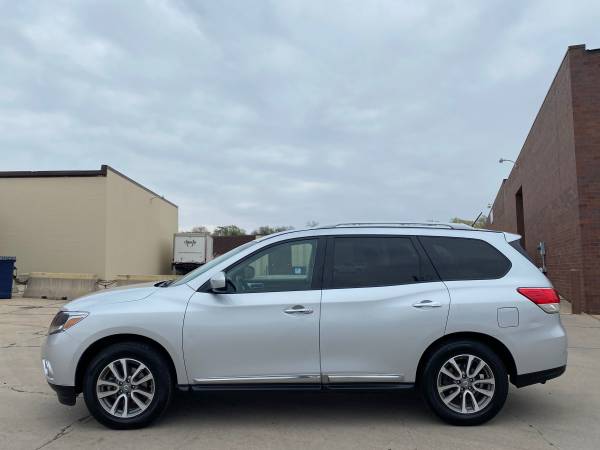 2013 NISSAN PATHFINDER SL/4x4/LEATHER/FULLY LOADED/CLEAN for sale in OMAHA NEBRASKA / EFFECT AUTO CENTER, IA – photo 7