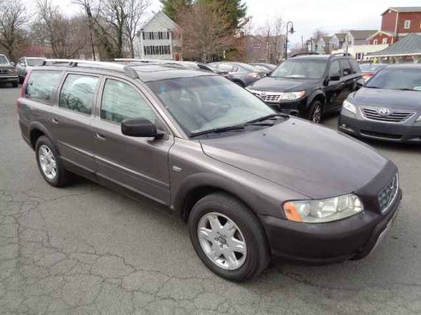 2005 Volvo XC70 AWD Wagon 2 5L I5 F - - by dealer for sale in Purcellville, District Of Columbia – photo 2