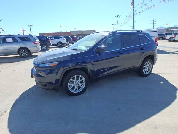 2018 Jeep Cherokee Latitude - - by dealer - vehicle for sale in Bonne Terre, IL – photo 4