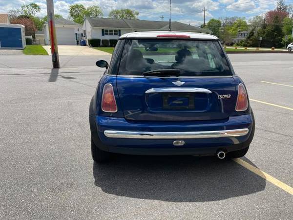 2004 MINI Cooper Base - - by dealer - vehicle for sale in Farmingdale, NY – photo 4
