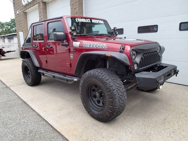 2012 Jeep Wrangler Unlimited 6 cyl, auto, 4 inch lift, SHARP RIG! for sale in Chicopee, NY – photo 3