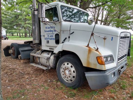 2000 Freightliner DayCab for sale in South Bend, IN – photo 2