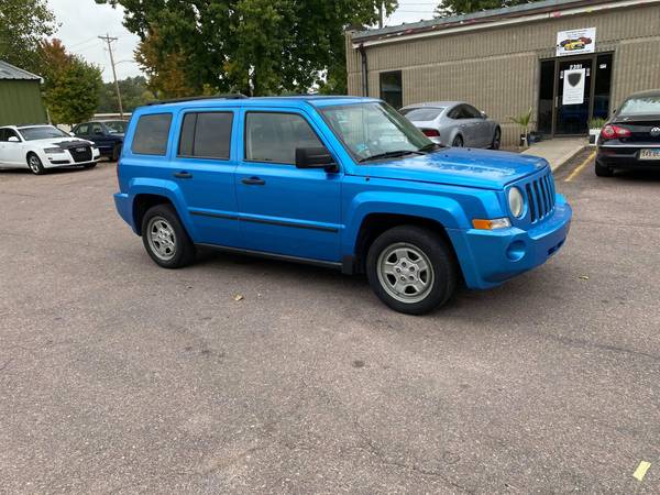 2008 Jeep Patriot Sport 4WD (Bargain) - cars & trucks - by dealer -... for sale in Sioux Falls, SD – photo 4