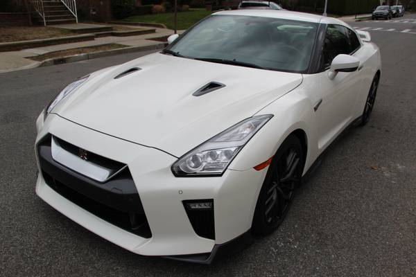 2017 NISSAN GT-R PREMIUM PEARL WHITE MINT ONLY 16K MILES 565HP... for sale in Brooklyn, NY – photo 4