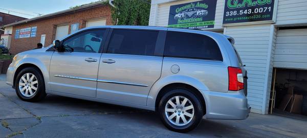2011 Chrysler Town and Country - - by dealer - vehicle for sale in High Point, NC – photo 8