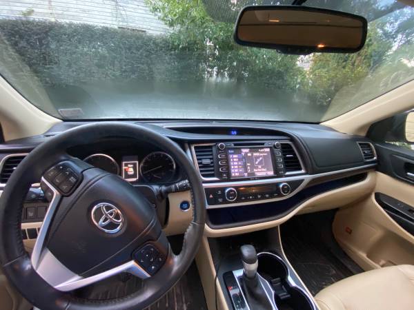 2015 Toyota Highlander Limited - Leather Seats - cars & trucks - by... for sale in Charleston, SC – photo 3