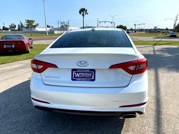 2015 Hyundai Sonata SE - EVERYBODY RIDES!!! - cars & trucks - by... for sale in Metairie, LA – photo 4