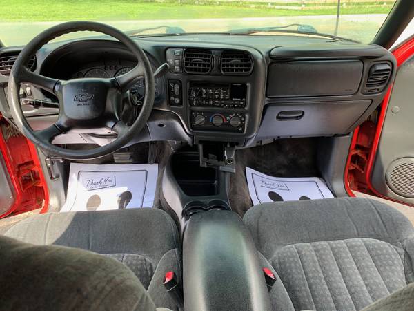 2000 Chevrolet Blazer LS 4X4 Sport Utility 4-Door for sale in Dayton, OH – photo 14