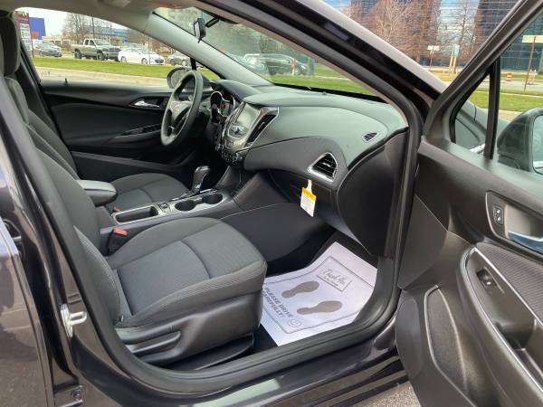 2016 Chevy Cruze 2LT 21, 000 miles Remote start heated seats CAMERA for sale in Troy, MI – photo 11