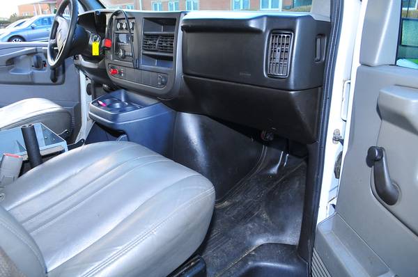 08 GMC Savanna 3500 Work Van Custom Shelves Clean Runs Great Carfax... for sale in Philadelphia, PA – photo 9