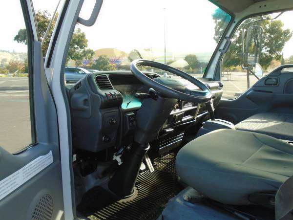2007 ISUZU NPR HD WITH 12' FLAT BED for sale in San Leandro, CA – photo 6