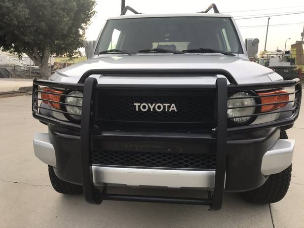 2007 Toyota Fj cruiser 4X4 - cars & trucks - by owner - vehicle... for sale in Pasadena, CA – photo 3