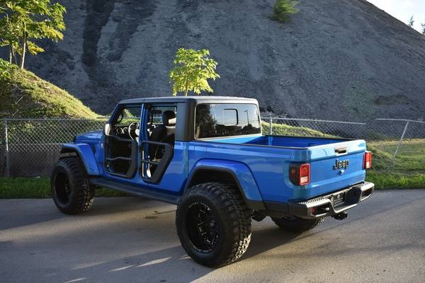 2021 Jeep Gladiator Sport S 4x4 4dr Crew Cab 5.0 ft. SB Pickup Truck... for sale in Miami, WI – photo 12