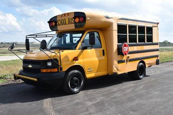 2006 Chevrolet 3500 6.6 Duramax Diesel Mini School Bus for sale in Kalamazoo, MI – photo 2