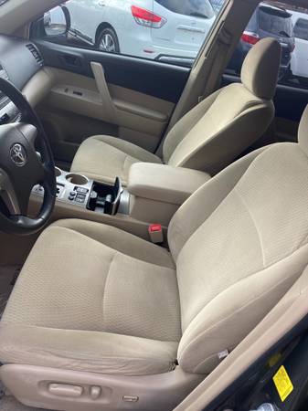 TOYOTA HIGHLANDER - cars & trucks - by dealer - vehicle automotive... for sale in Cranston, RI – photo 15