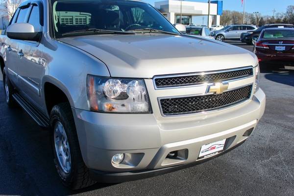 2008 Chevy Chevrolet Avalanche 1500 LT pickup Gold Mist Metallic -... for sale in Springfield, MO – photo 9