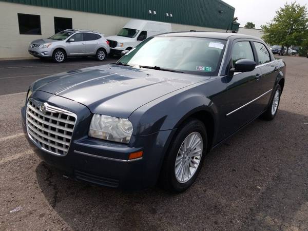 2008 CHRYSLER 300 LX, Low miles 91k, Drives great, Dealer wife s car for sale in Allentown, PA – photo 2
