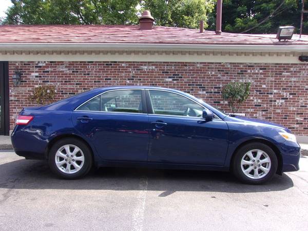 2011 Toyota Camry LE, 121k Miles, Blue/Grey, Auto, P Roof, Alloys -... for sale in Franklin, MA – photo 2