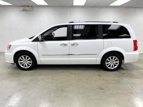 2015 Chrysler Town & Country Limited - - by dealer for sale in Other, OH – photo 2
