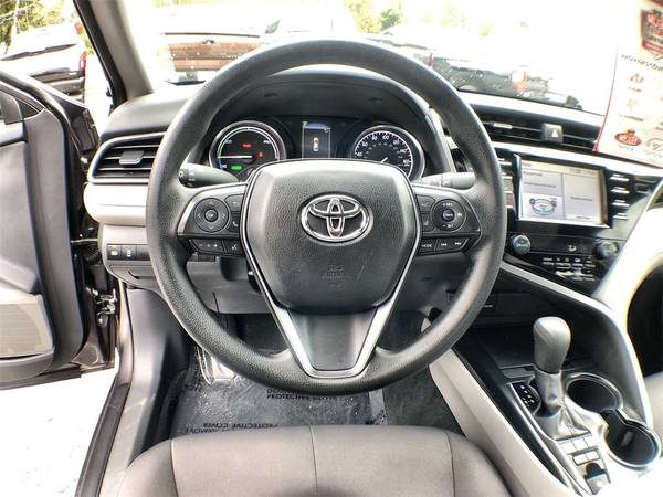 2019 Toyota Camry Hybrid LE sedan for sale in Dudley, MA – photo 14
