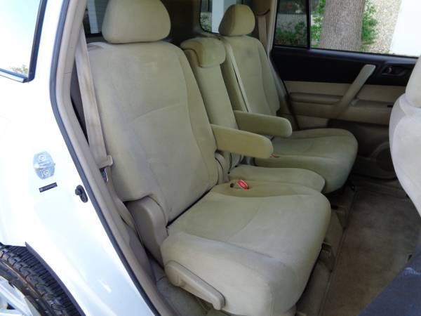 2010 Toyota Highlander, No Accident, Low Mileage Gas Saver Nice 1! for sale in Dallas, TX – photo 16