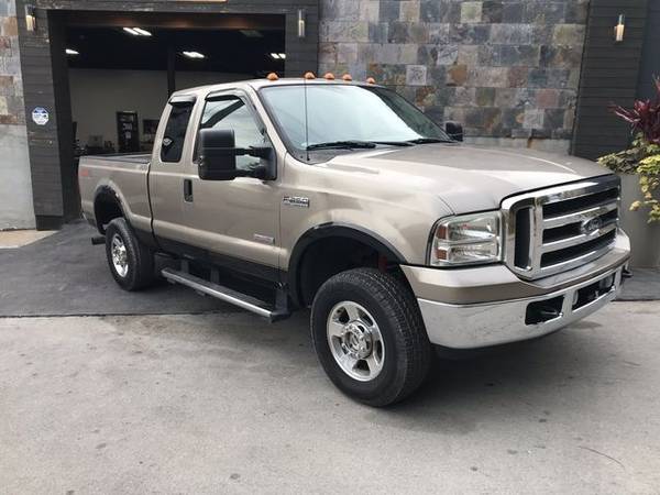2005 Ford F250 Super Duty Super Cab Lariat Pickup 4D 6 3/4 ft - cars... for sale in Omaha, NE