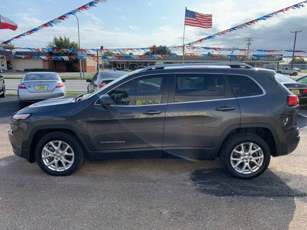2015 Jeep Cherokee Latitude 4dr SUV - cars & trucks - by dealer -... for sale in Victoria, TX – photo 8