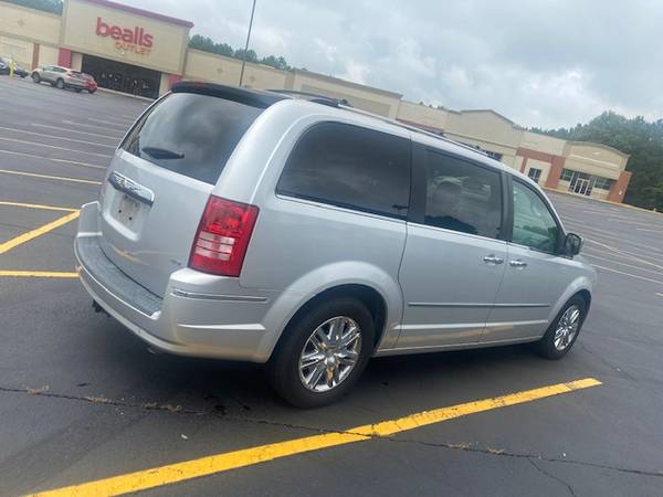 2008 Chrysler Town & Country Limited - - by dealer for sale in Winder, GA – photo 4