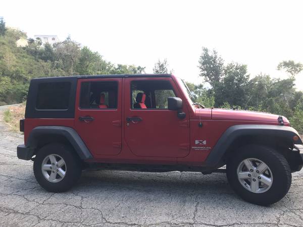 Perfect island Jeep Wrangler Unlimited JK 4door 4WD - cars & trucks... for sale in Other, Other – photo 3