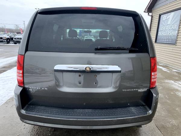 2010 Chrysler Town & Country 4dr Wgn Touring - - by for sale in Chesaning, MI – photo 5
