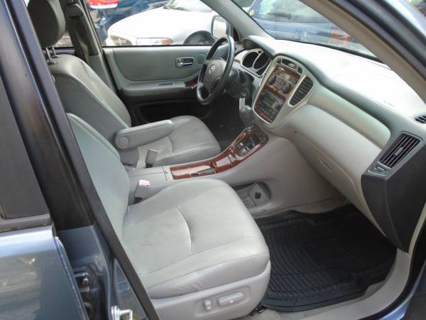 2005 Toyota ( 1 Owner ) Highlander LTD ( 3rd Row ) 153k - cars & for sale in Hickory, TN – photo 4
