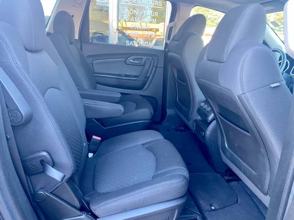 2010 Chevrolet Traverse LT Sunroof 2nd Row Buckets 2 Owner Clean... for sale in Wausau, WI – photo 11