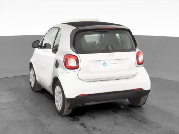 2017 smart fortwo Pure Hatchback Coupe 2D coupe White - FINANCE... for sale in Sausalito, CA – photo 8