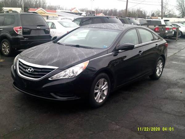 2011 Hyundai Sonata 4dr Sdn 2.4L Auto GLS - cars & trucks - by... for sale in WEBSTER, NY – photo 2