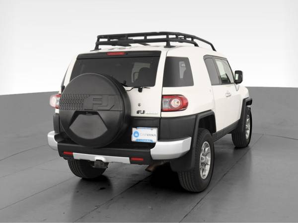 2013 Toyota FJ Cruiser Sport Utility 2D suv White - FINANCE ONLINE -... for sale in Knoxville, TN – photo 10