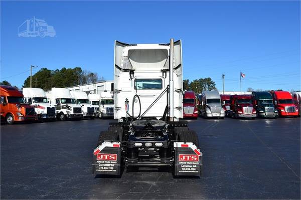 2015 VOLVO VNL64T300 **14 Available Units** for sale in Carrollton, GA – photo 15