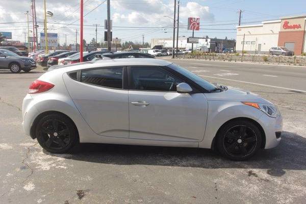 2012 Hyundai Veloster with Gray Int HABLAMOS ESPANOL! - cars & for sale in Seattle, WA – photo 6