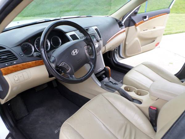 2009 HYUNDAI SONATA LIMITED - cars & trucks - by dealer - vehicle... for sale in Des Moines, IA – photo 8
