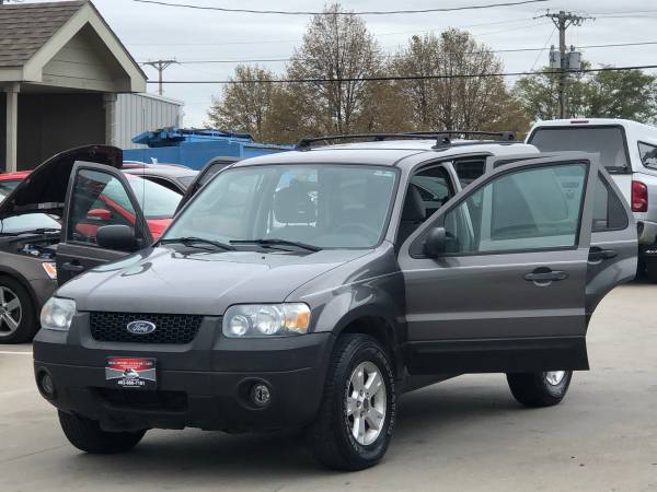 2006 FORD ESCAPE. 4X4.ONLY 136K.RUNS GREAT.FINANCING for sale in Omaha, NE – photo 17