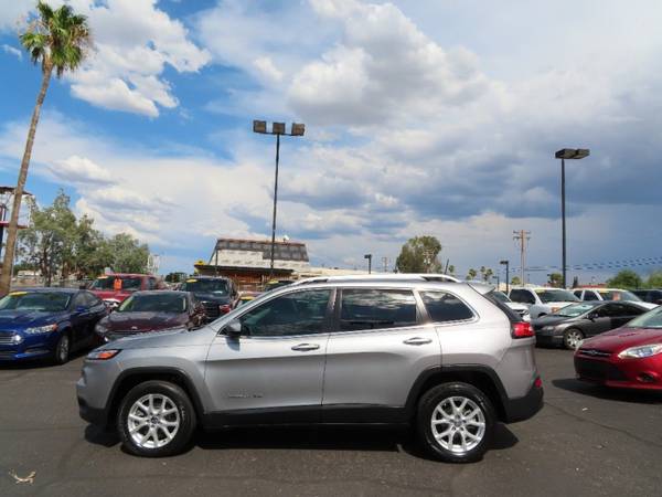 2017 Jeep Cherokee Latitude/CLEAN 1-OWNER CARFAX/LOW MILES! for sale in Tucson, AZ – photo 4