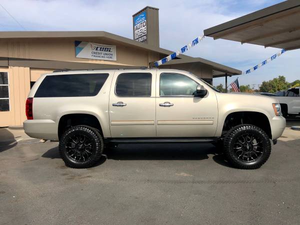 ** 2013 CHEVY SUBURBAN ** NEW LIFT WHEELS AND TIRES for sale in Anderson, CA – photo 2