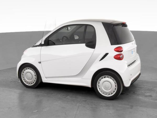 2015 smart fortwo Passion Hatchback Coupe 2D coupe White - FINANCE -... for sale in San Bruno, CA – photo 6
