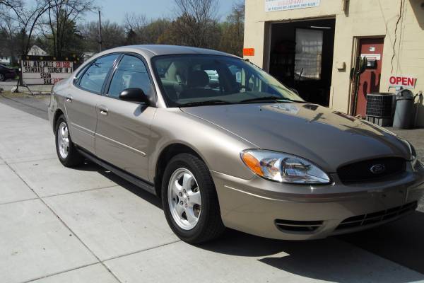 2004 Ford Taurus Crazy Low 66k Miles ! - - by for sale in Cincinnati, KY – photo 3