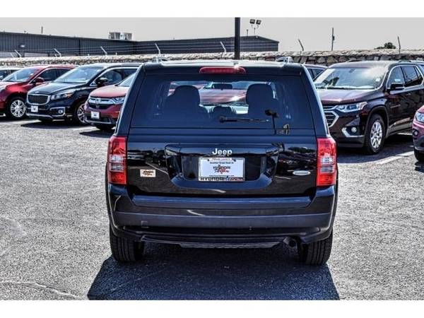 2014 Jeep Patriot Latitude suv Black Clearcoat for sale in El Paso, TX – photo 4